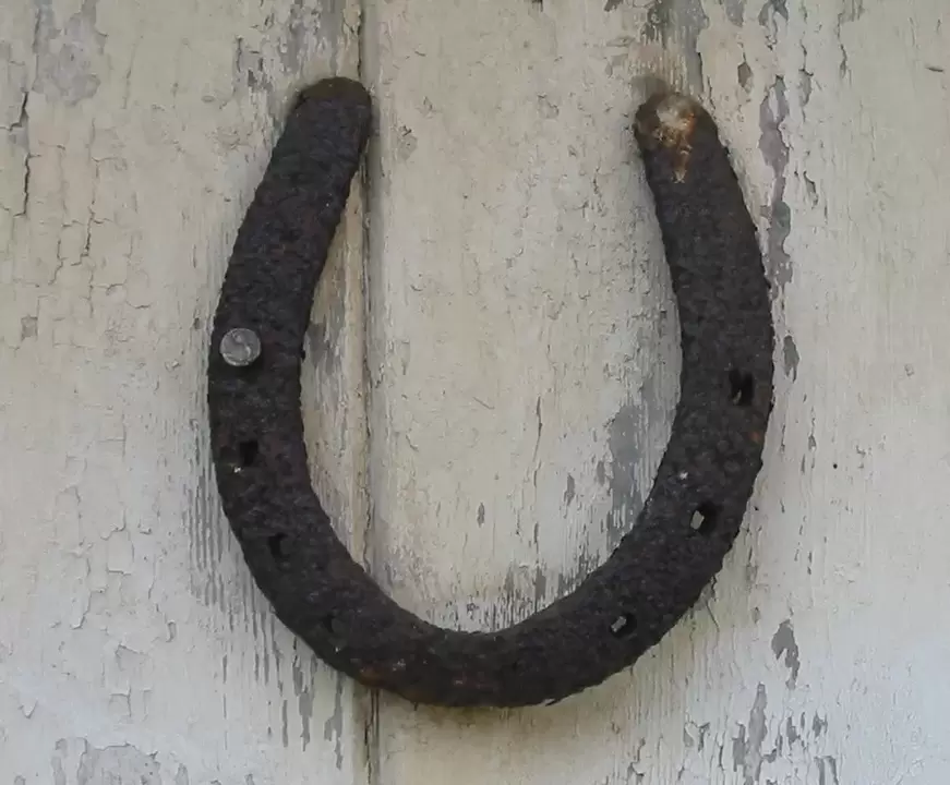 សំណាងល្អ amulet - horseshoe